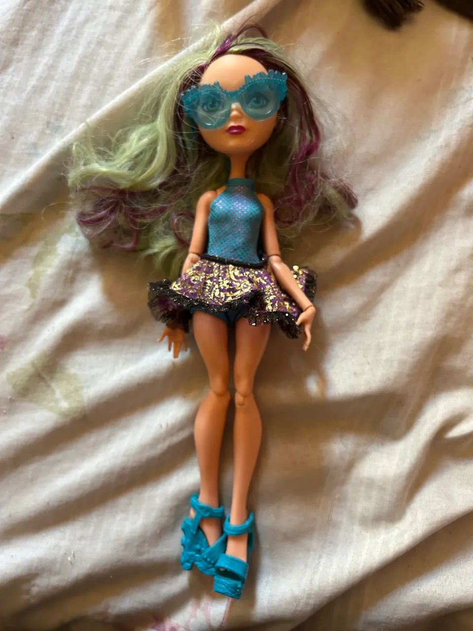 Boneca Maddie mirror beach ever after high