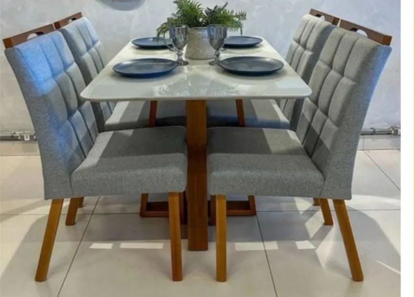 Conjunto de Mesa Com 4 Cadeiras - Novo