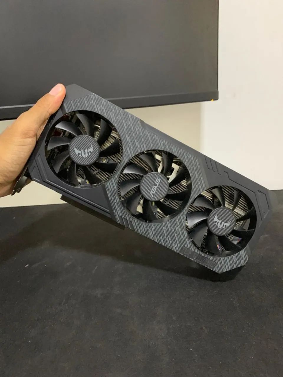 Placa de Vídeo RX 5700 8GB TUF Gaming EVO Triple Fan - Foto 2