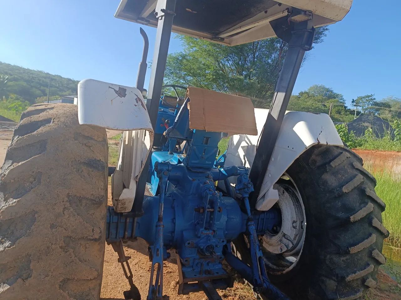 Trator Ford 5610 Traçado mecânica perfeita