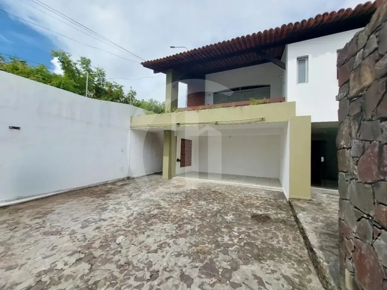 Casa Residencial ou Comercial de 350m² com 5 Quartos sendo 2 (Suítes) para Locação no Bair - Foto 3