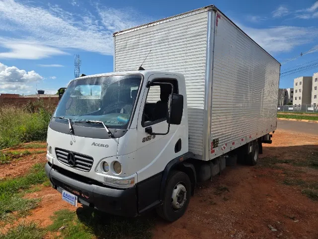 Mb 915/09 baú com 6.2x2.5 m