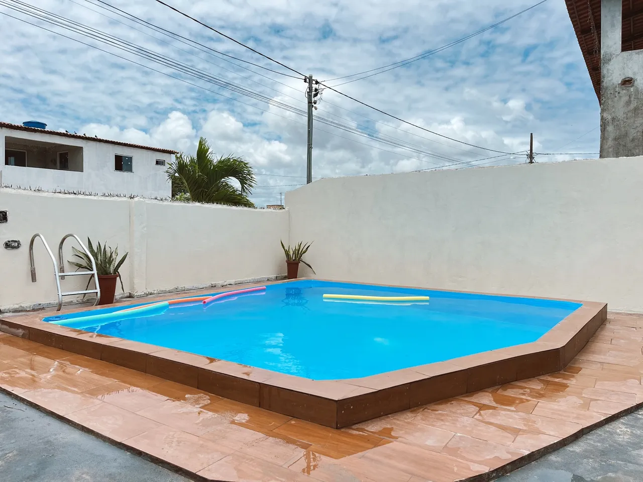 Alugo apartamento térreo/jacuma-pb 500m da praia e 28km João Pessoa -pub