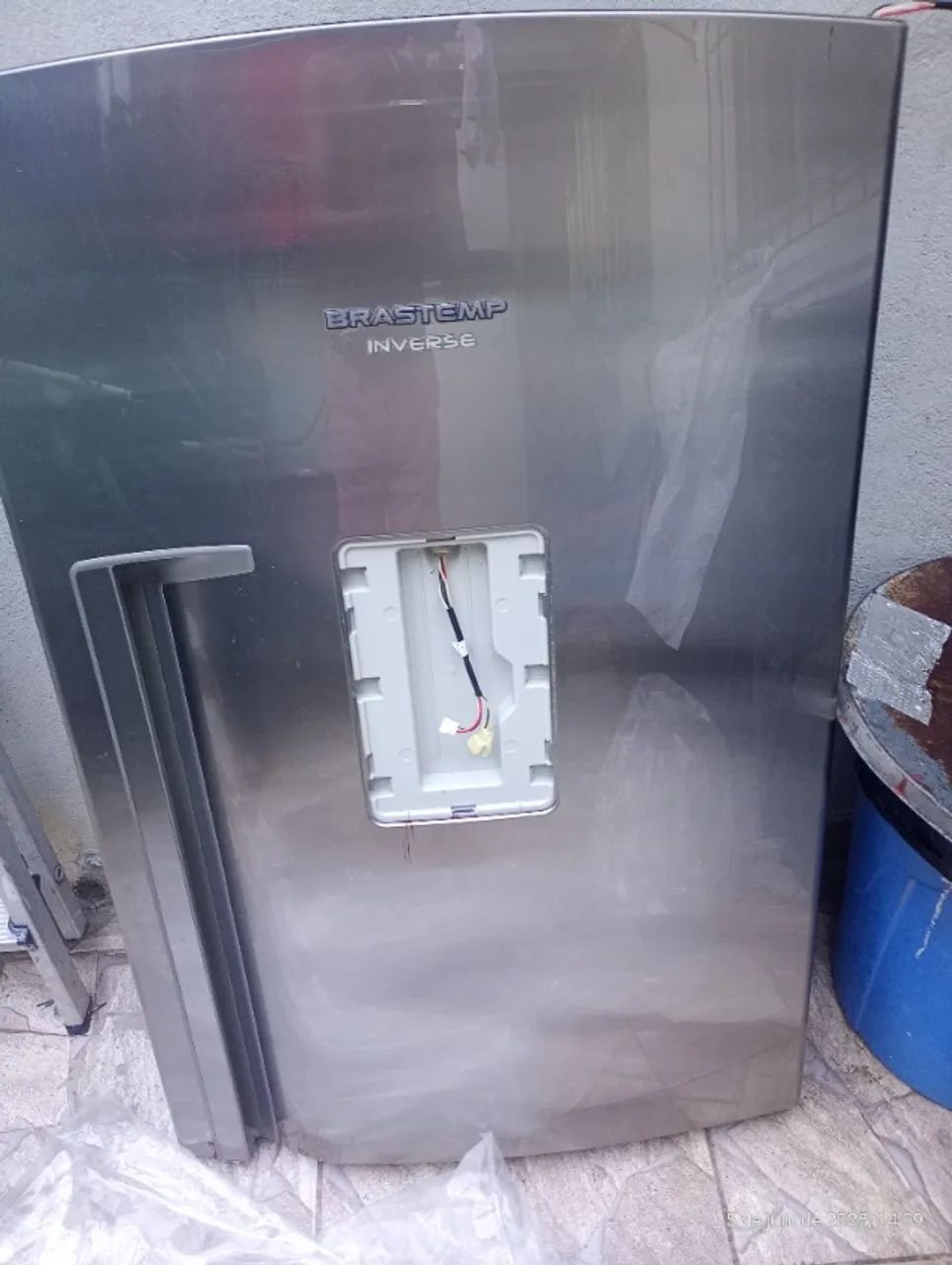 Porta superior da Geladeira Brastemp Inverse inox