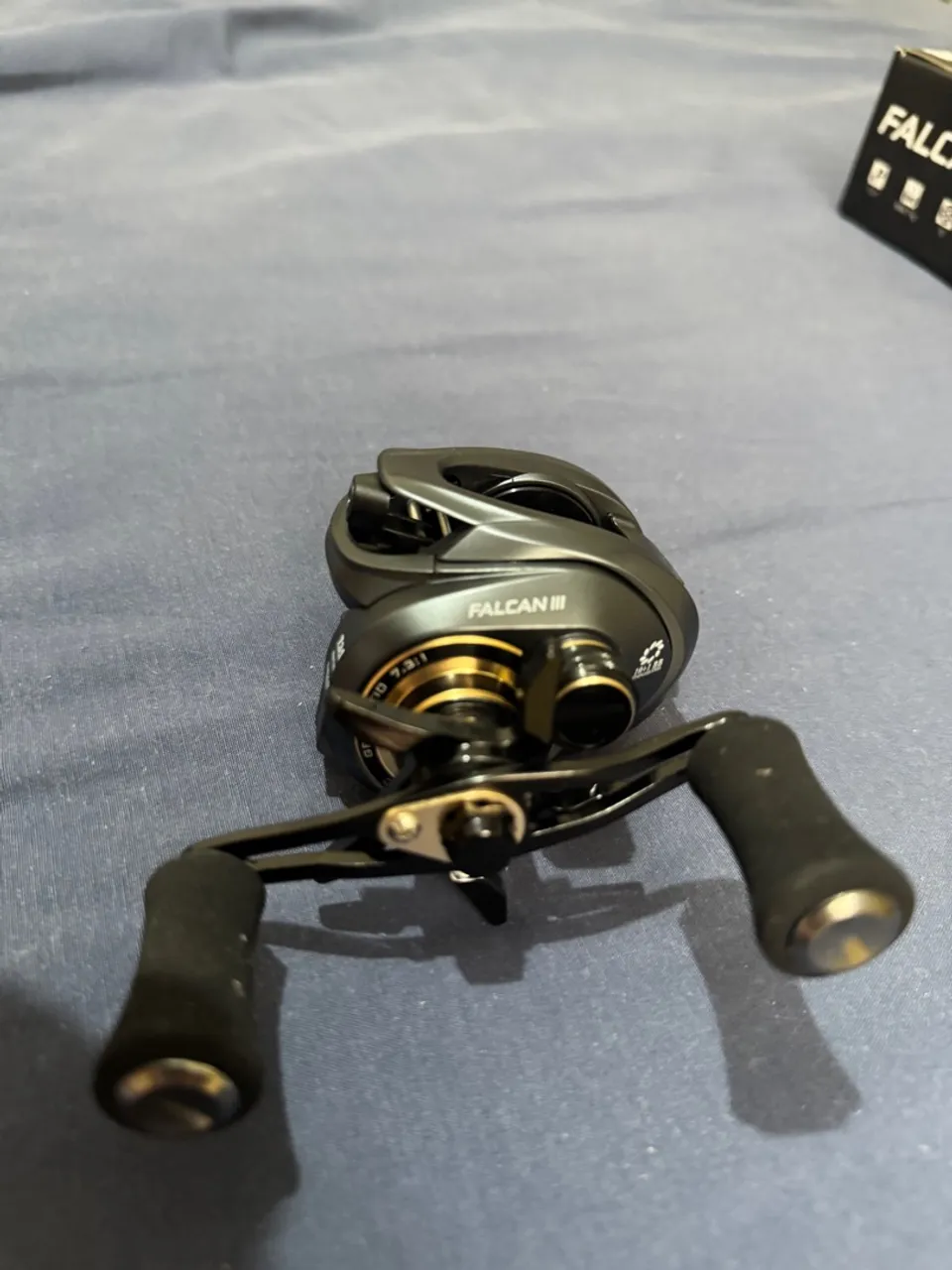 Carretilha Falcan Ill 7.3:1 Drag 7kg 180g Cor Cinza-escuro Lado Da Manivela Esquerdo.