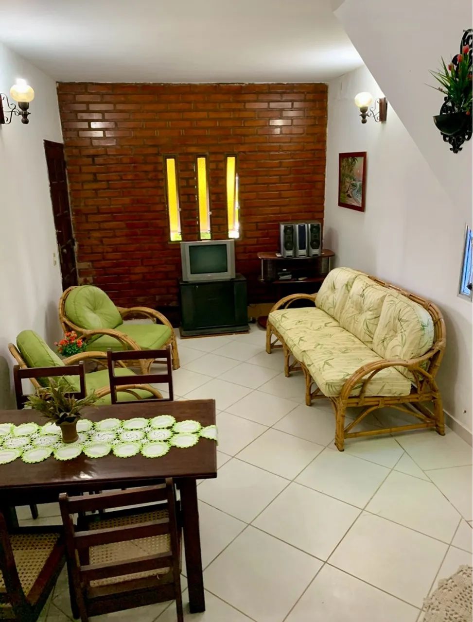 Casa espaçosa, confortável e com excelente localização! - Foto 2