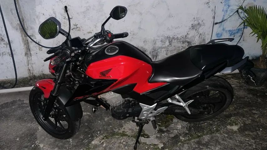 CB300F (financiada) - Foto 4