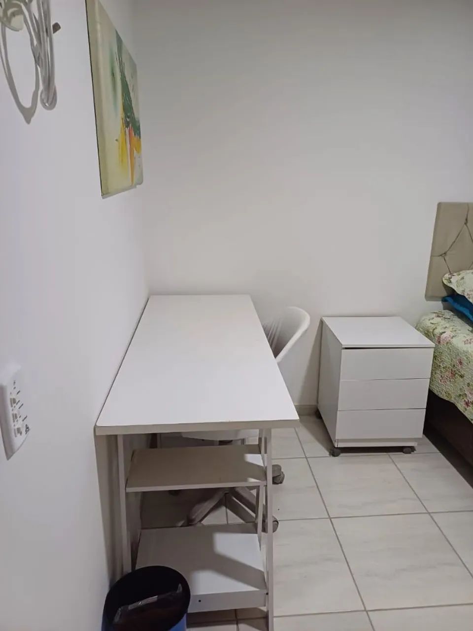 Quarto mobiliado  dentro de um Ap , Vaga feminina , tem piscina  - Foto 4