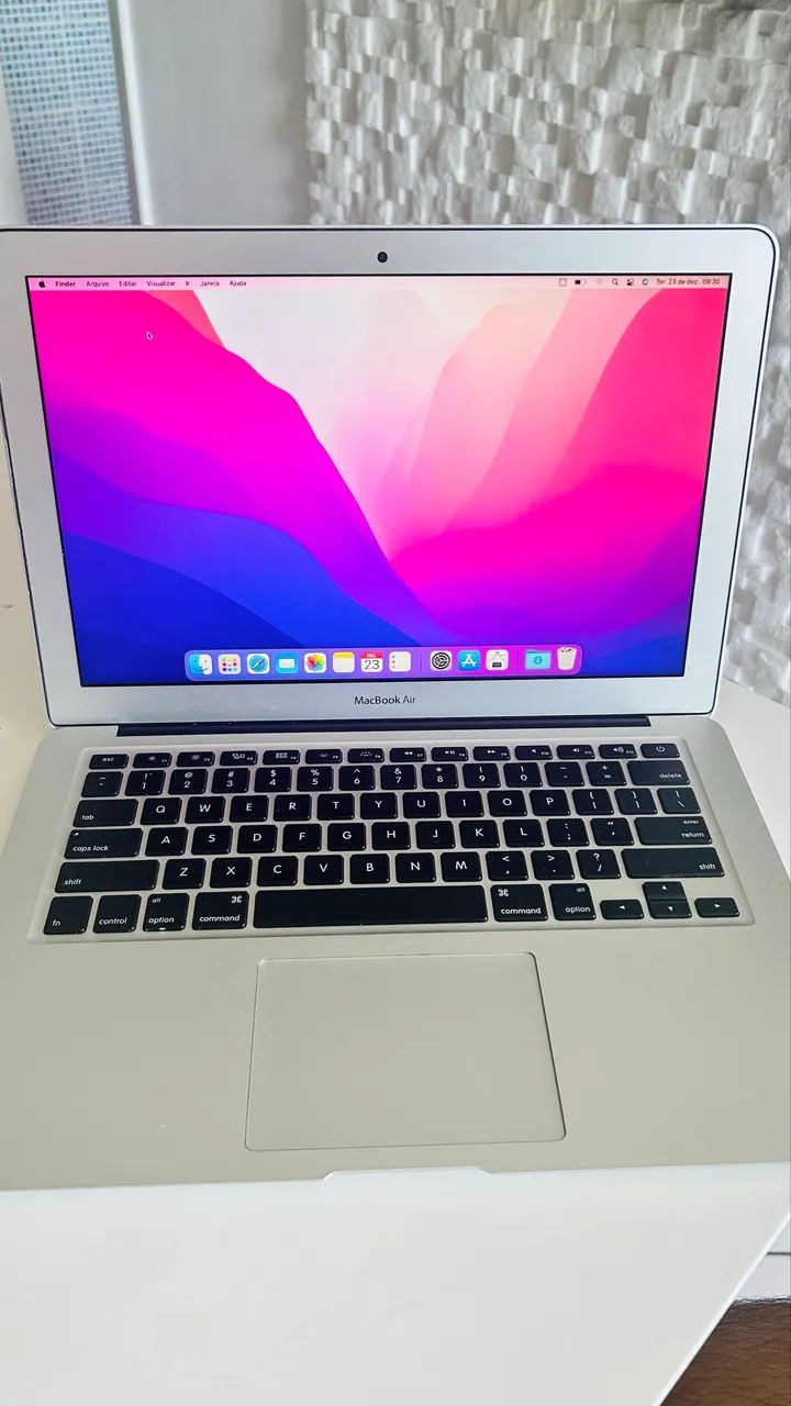 MacBook Air 本体2015 Apple