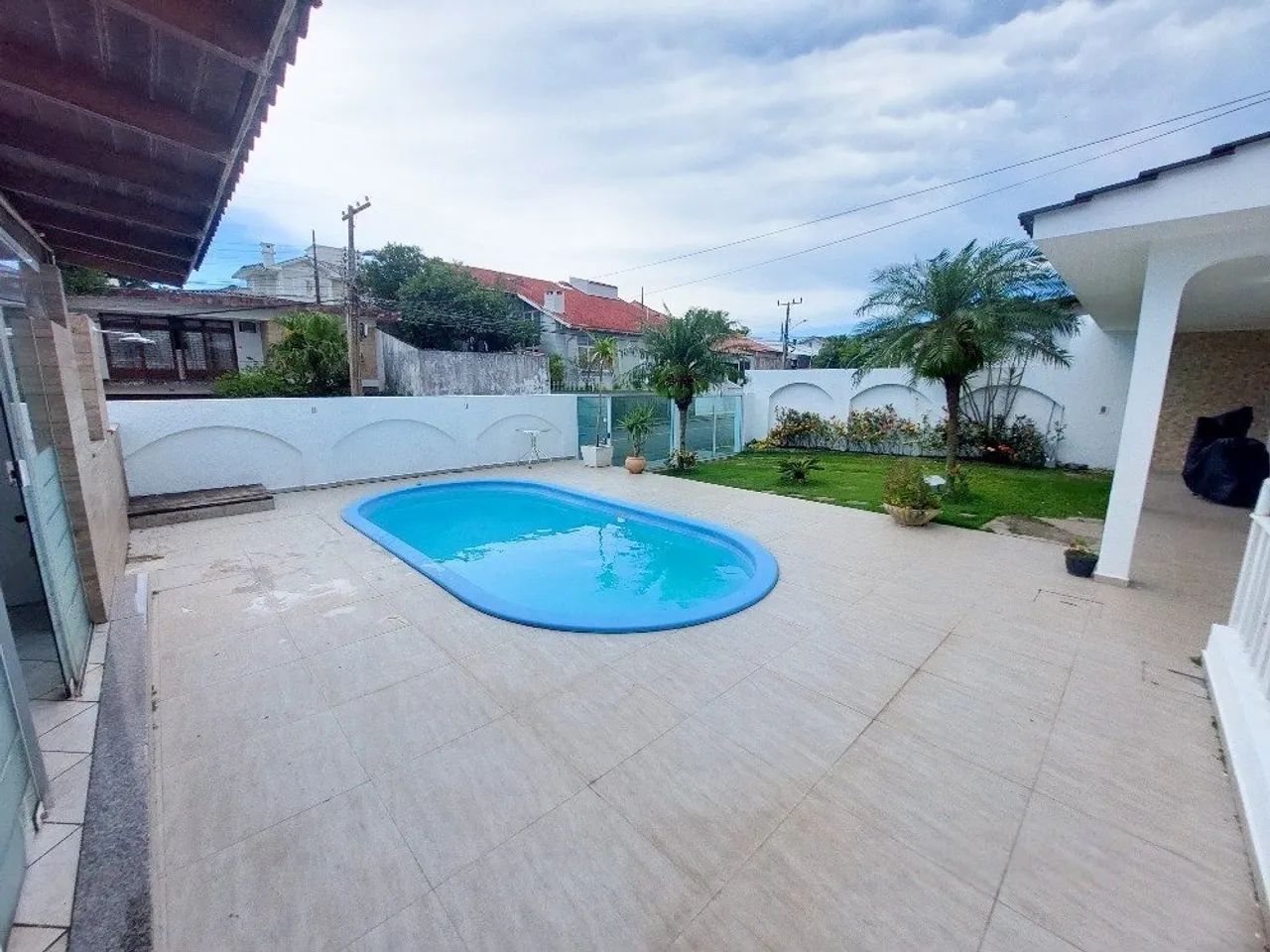 Casa de 4 dormitórios em Coqueiros - Foto 5