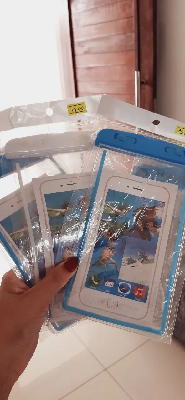 Capinha Impermeável para Celular - Foto 4