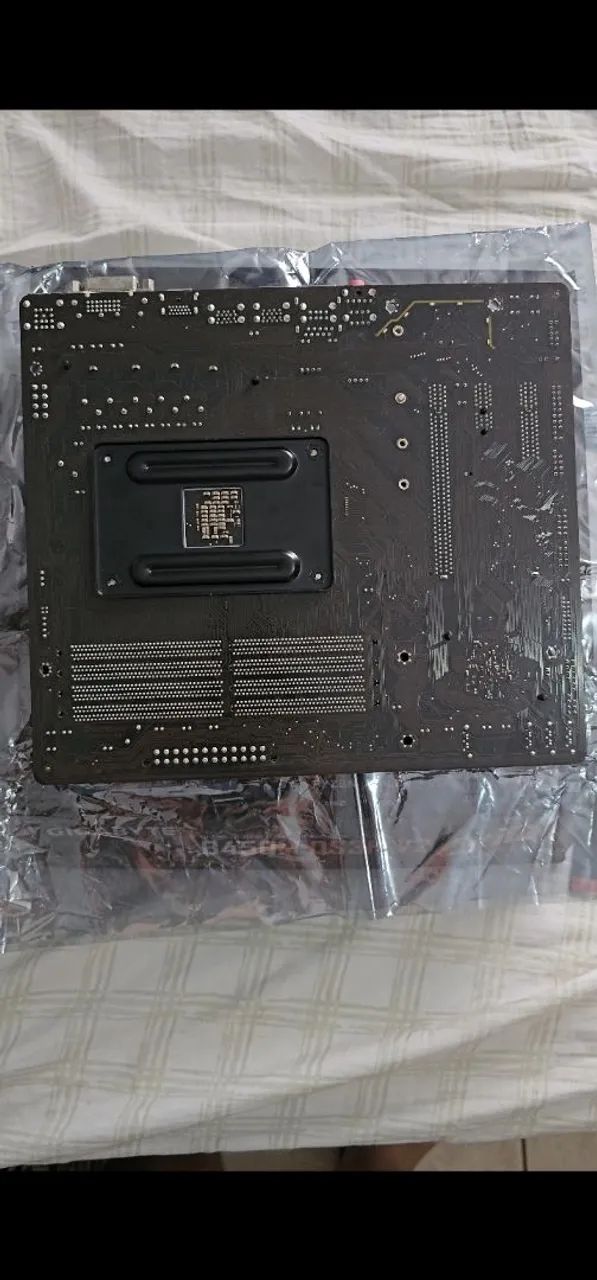 Placa mãe Gigabyte B450m DS3H V2 - Placa extremamente conservada - Foto 5