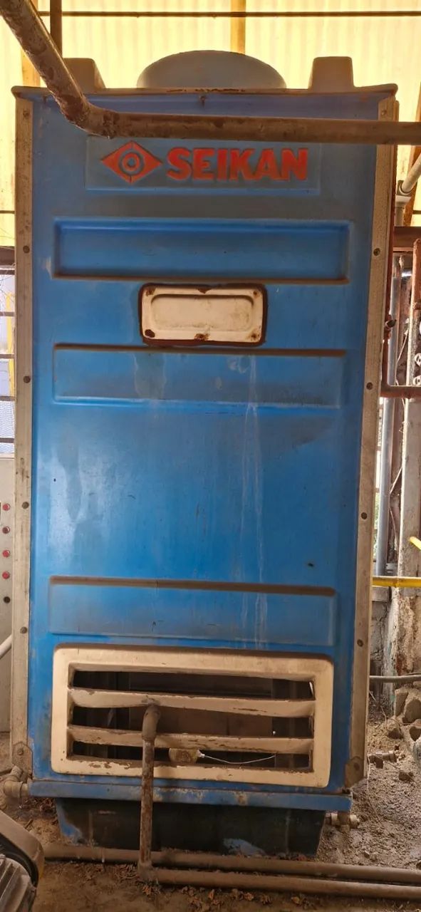 Fabrica de gelo com capacidade de 2.5 toneladas por dia (usado)