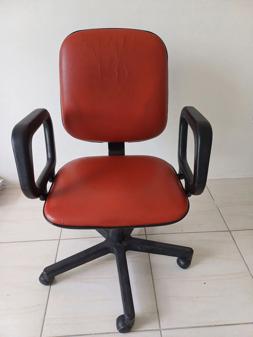 Cadeira de Escritório Giratória com Rodinhas