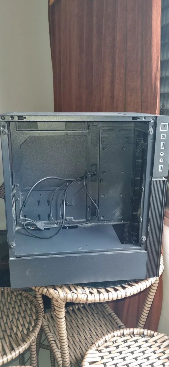 Gabinte aerocool playa e Water Cooler semi novos