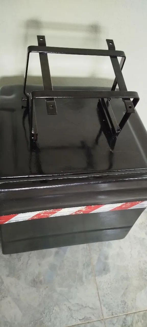 Baú de fibra para moto    