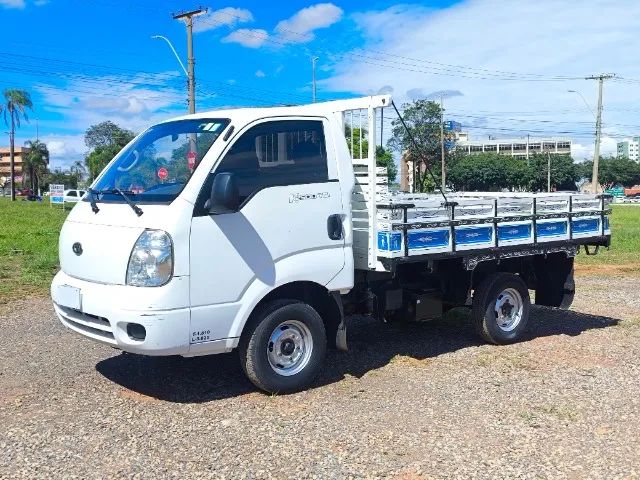 VENDO CAMINHÃO KIA UK 2500 DIESEL COMPLETO.