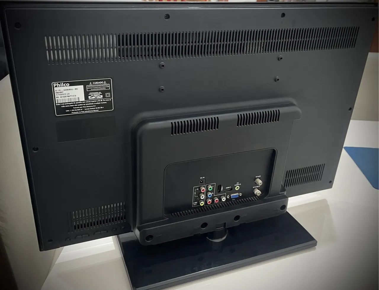 TV Philco 24 polegadas LED/Monitor PC + controle remoto + fonte + antena digital interna