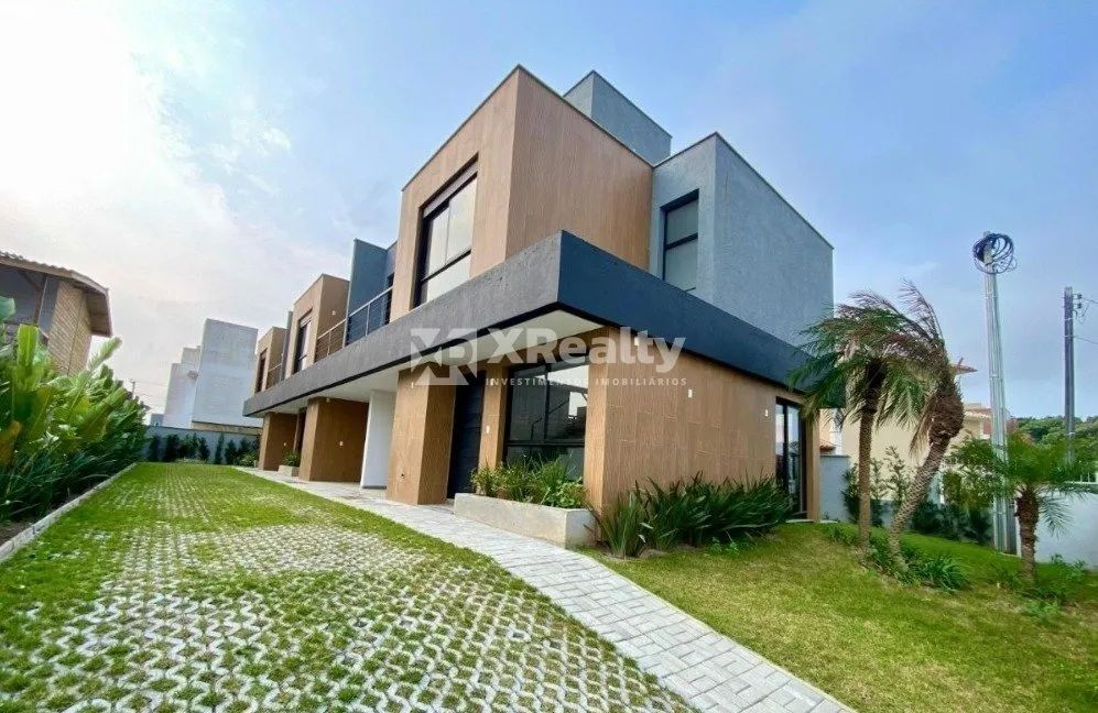 Casa de 3 dormitórios tendo 1 suíte financiável no Campeche