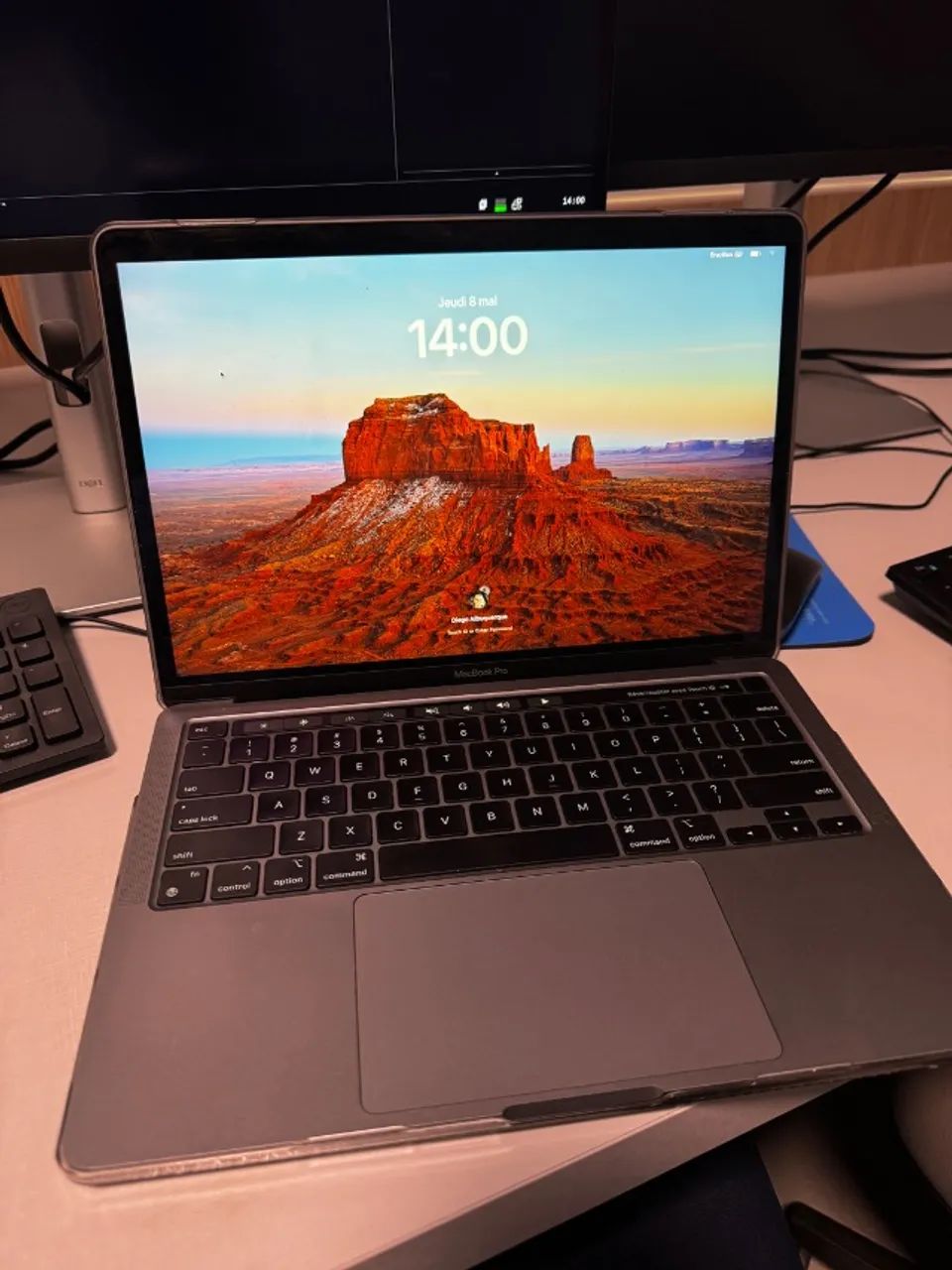 MacBook Pro M2 256 Gb 8Gb ram 2022 usado - Foto 2