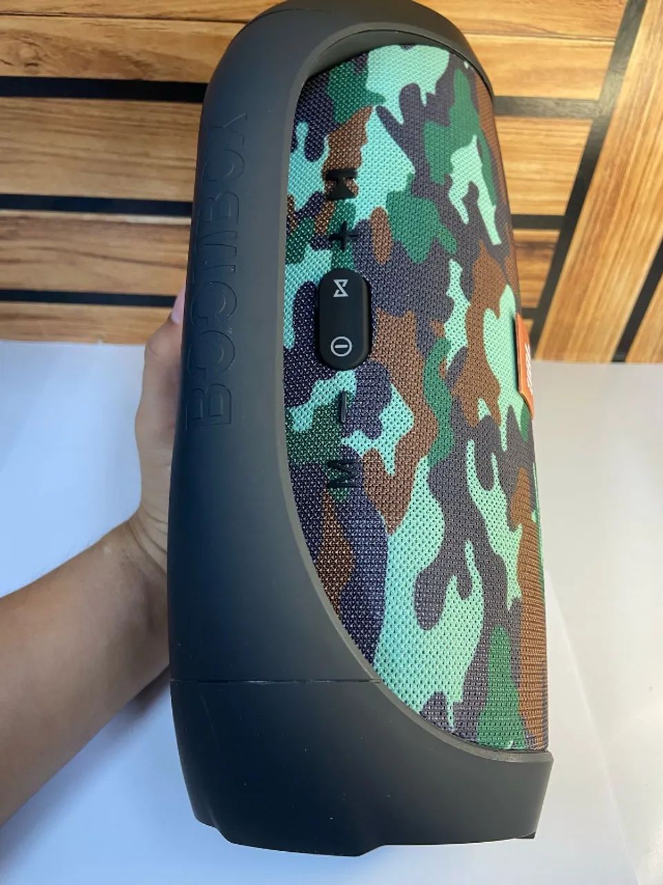 Caixa de Som Bluetooth Boombox Portátil JBL verde camuflado - Foto 2