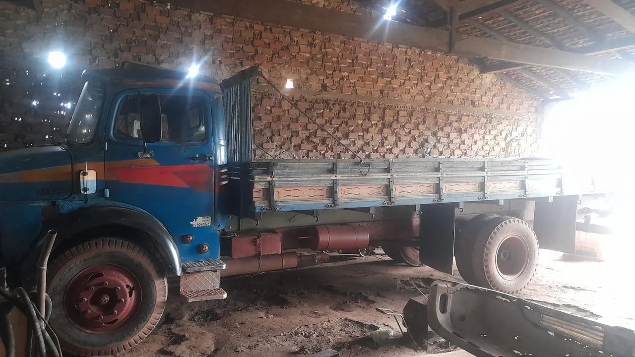 Caminhão M. BENZ/L 1113