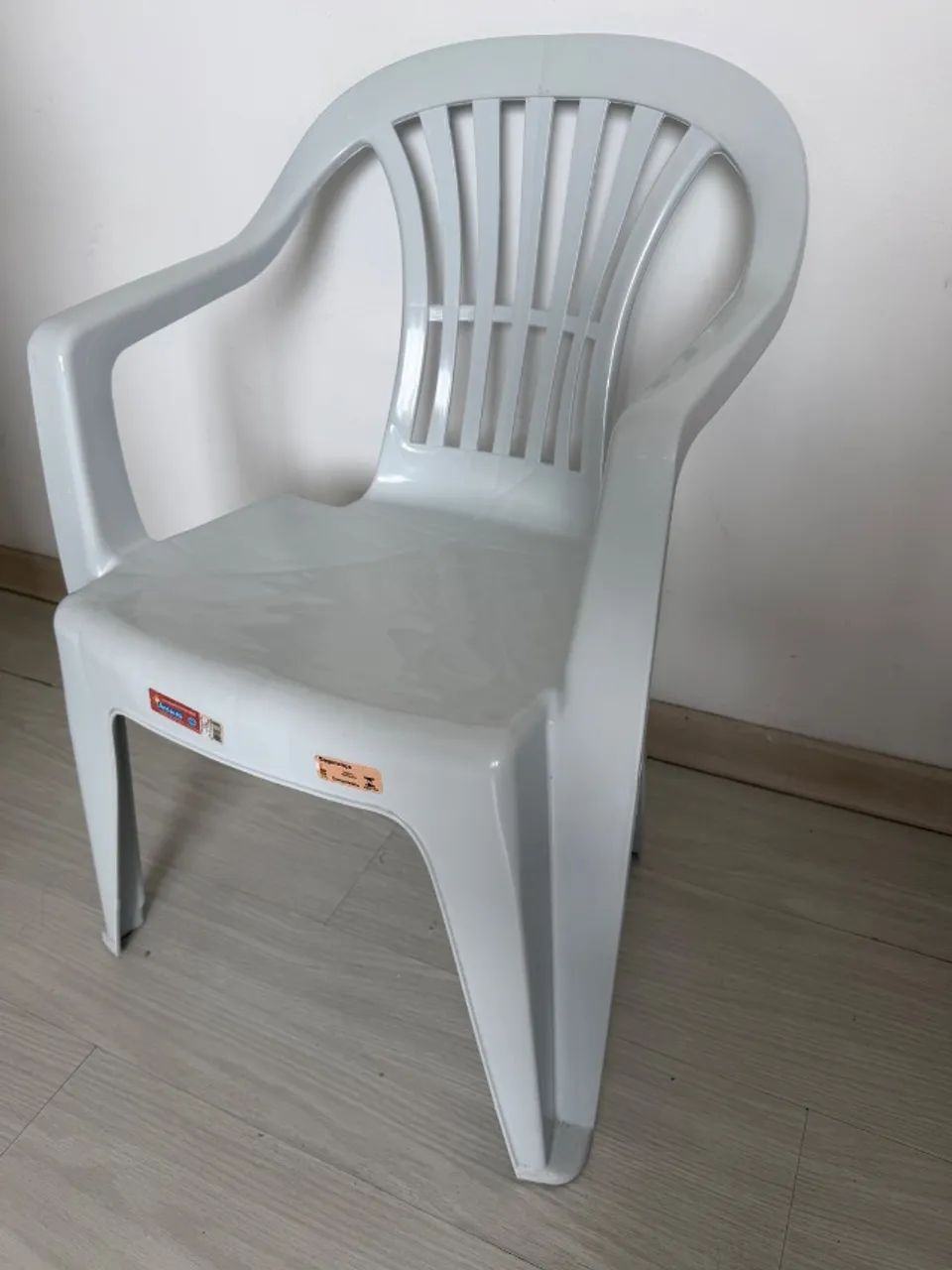 Cadeira de plástico