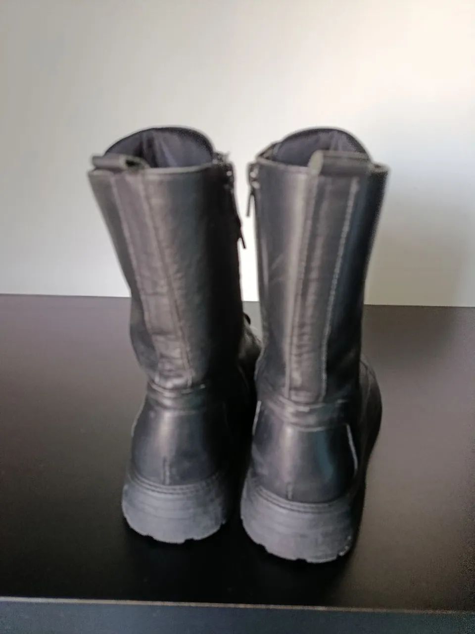 Bota coturno em couro legítimo tamanho 36 - Foto 3
