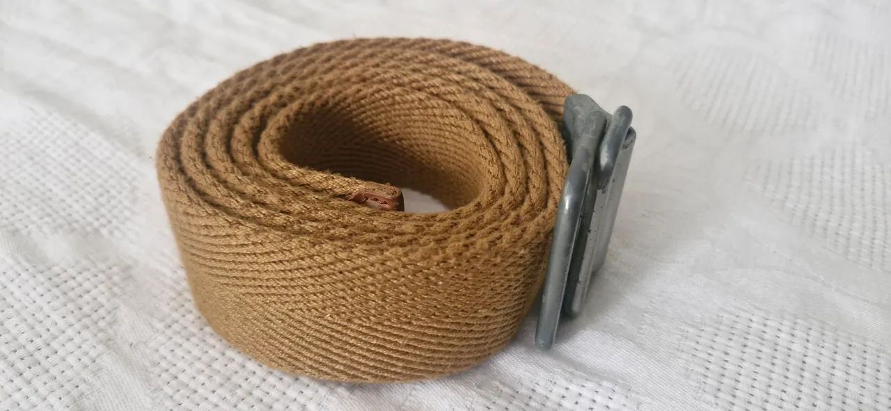 Cinto masculino esporte fino em ótimo estado