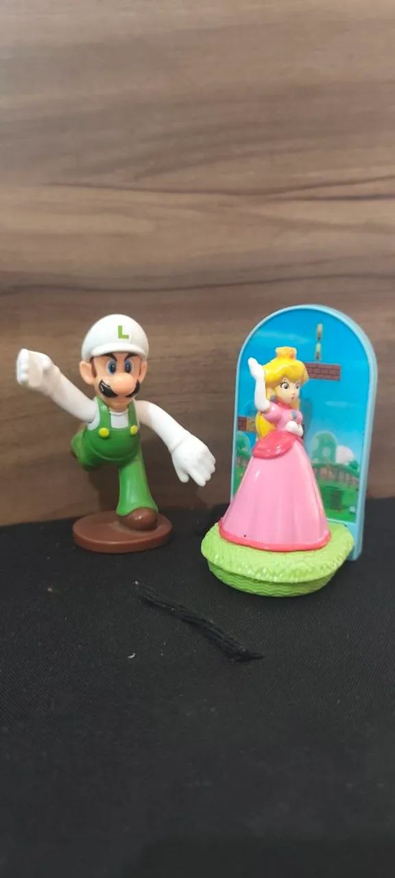 Miniaturas Super Mario Luigi e Princesa Peach