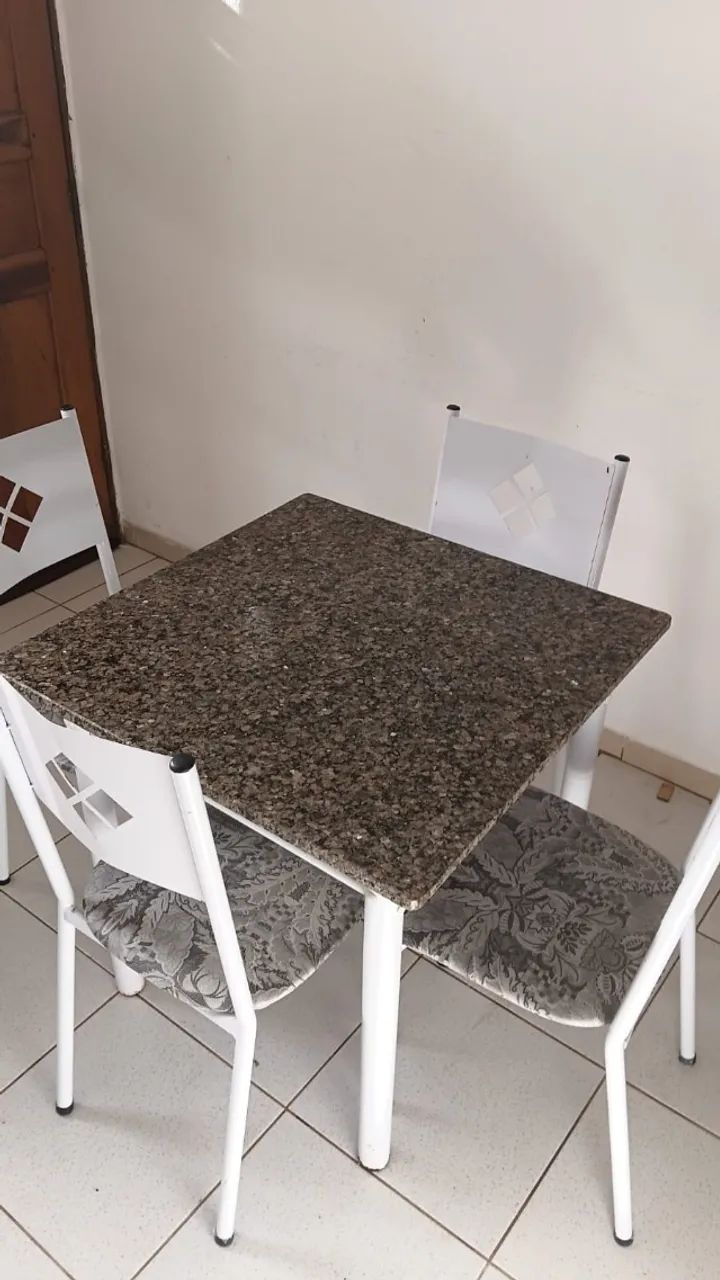 MESA + 4 CADEIRAS  - Foto 4
