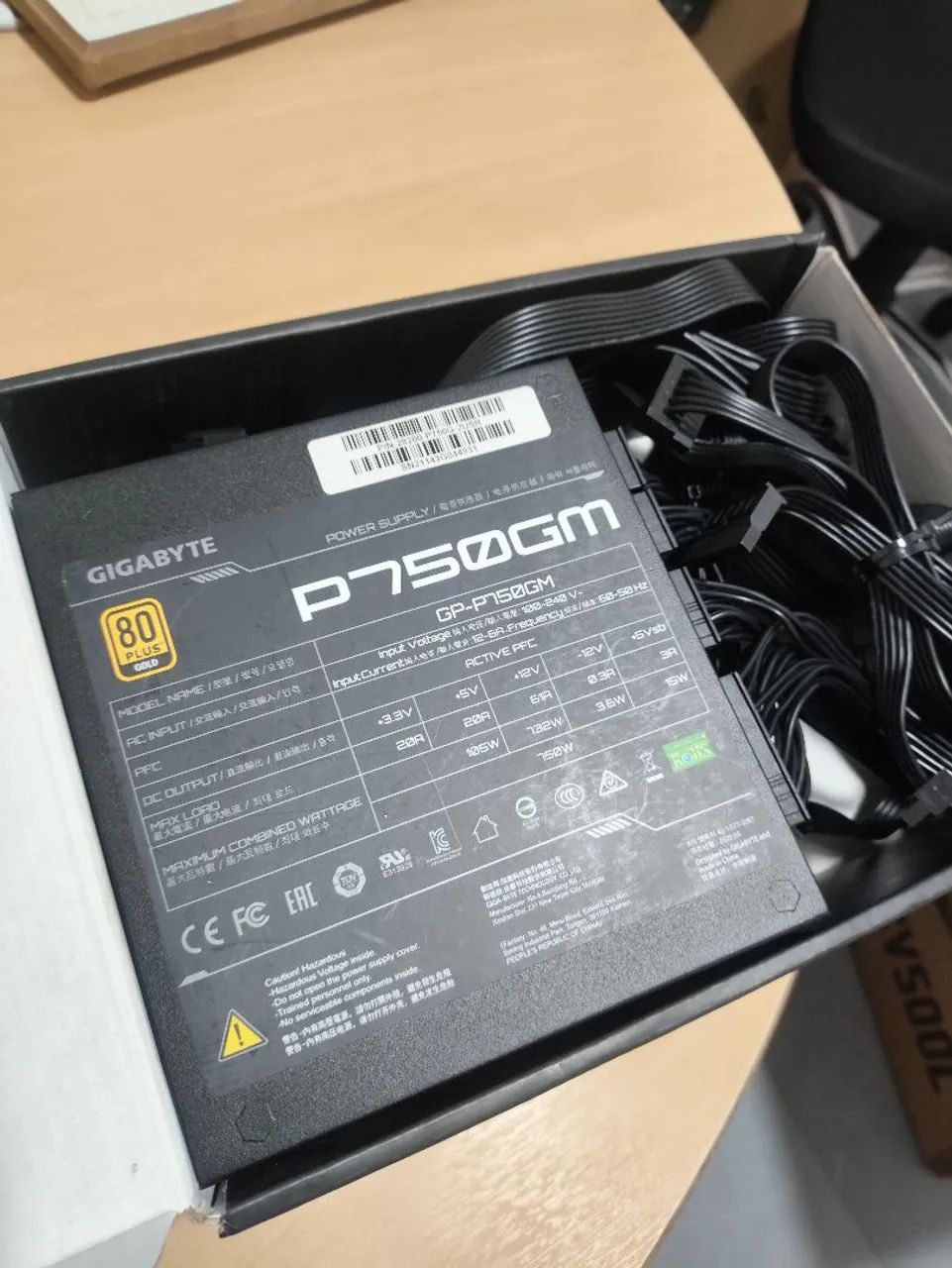 Fonte Gigabyte P750GM 750w (Defeito)