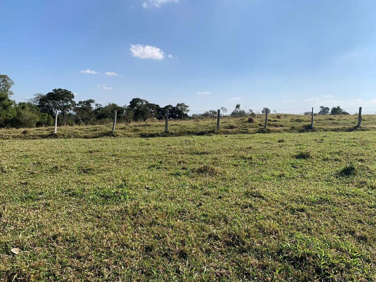 Área de Terra com 178.400m² Próxima a Condomínios em Sorocaba