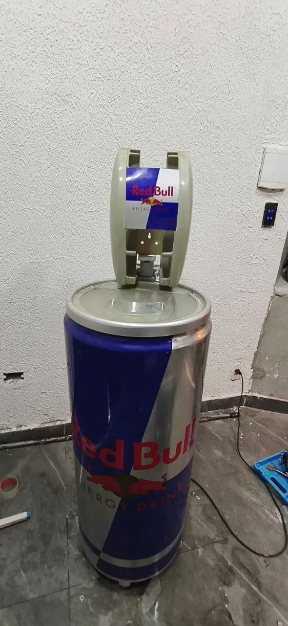 Geladeira Redbull 