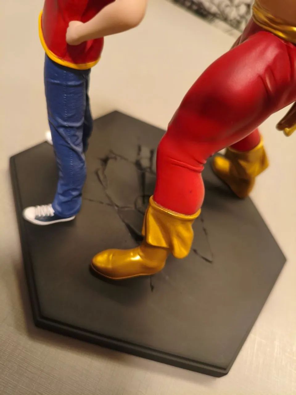 Shazam Iron Studios  - Foto 5