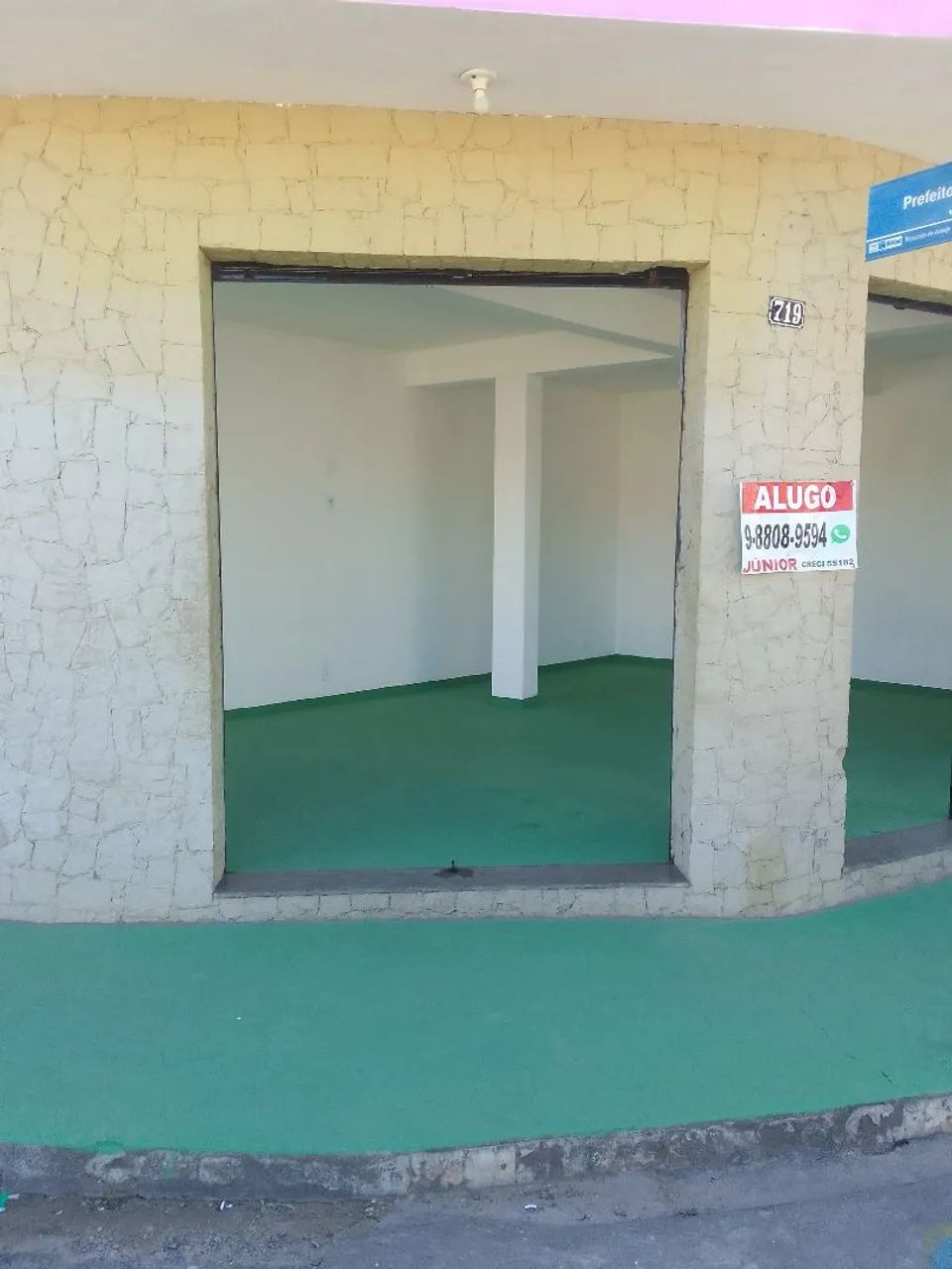Aluga-se uma loja comercial 
