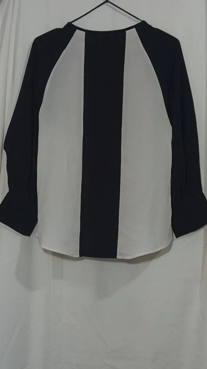 Blusa bicolor feminina  - Foto 2