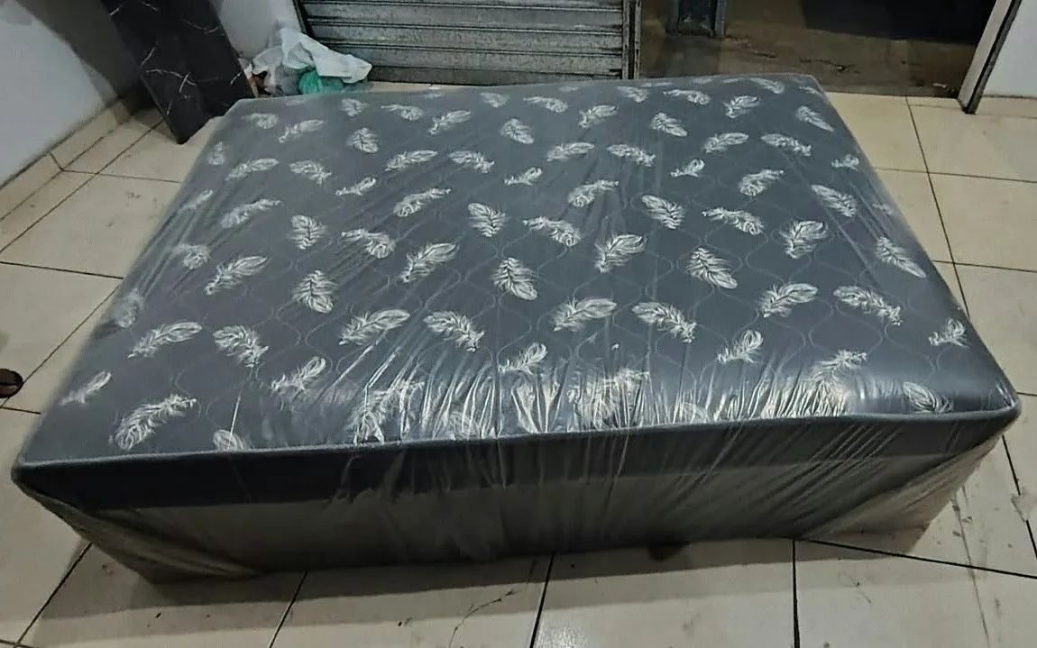 CAMA BOX CASAL DE MOLAS NOVA R$460 ENTREGA GRÁTIS  - Foto 3