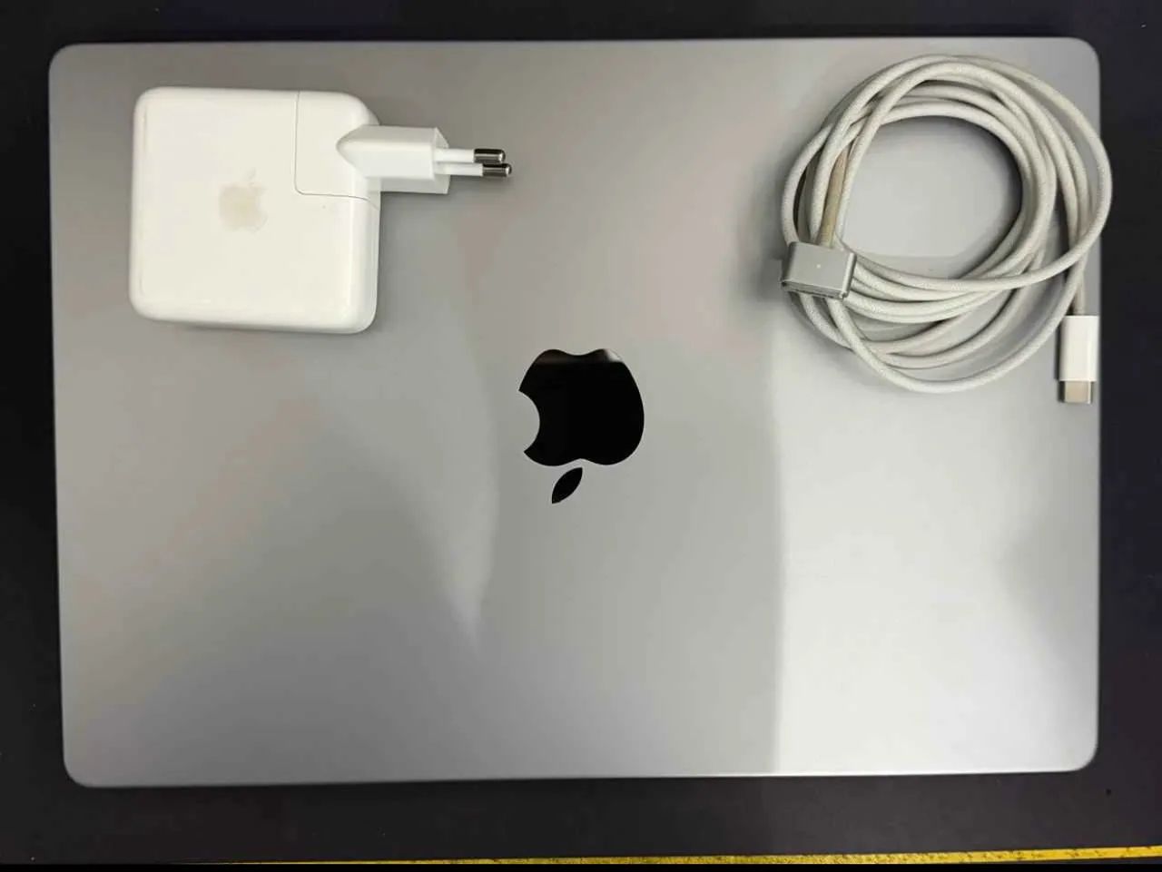 Macbook Pro M2