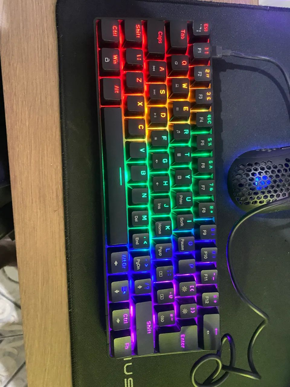 Gabinete + Teclado Mecânico 60% - Foto 3