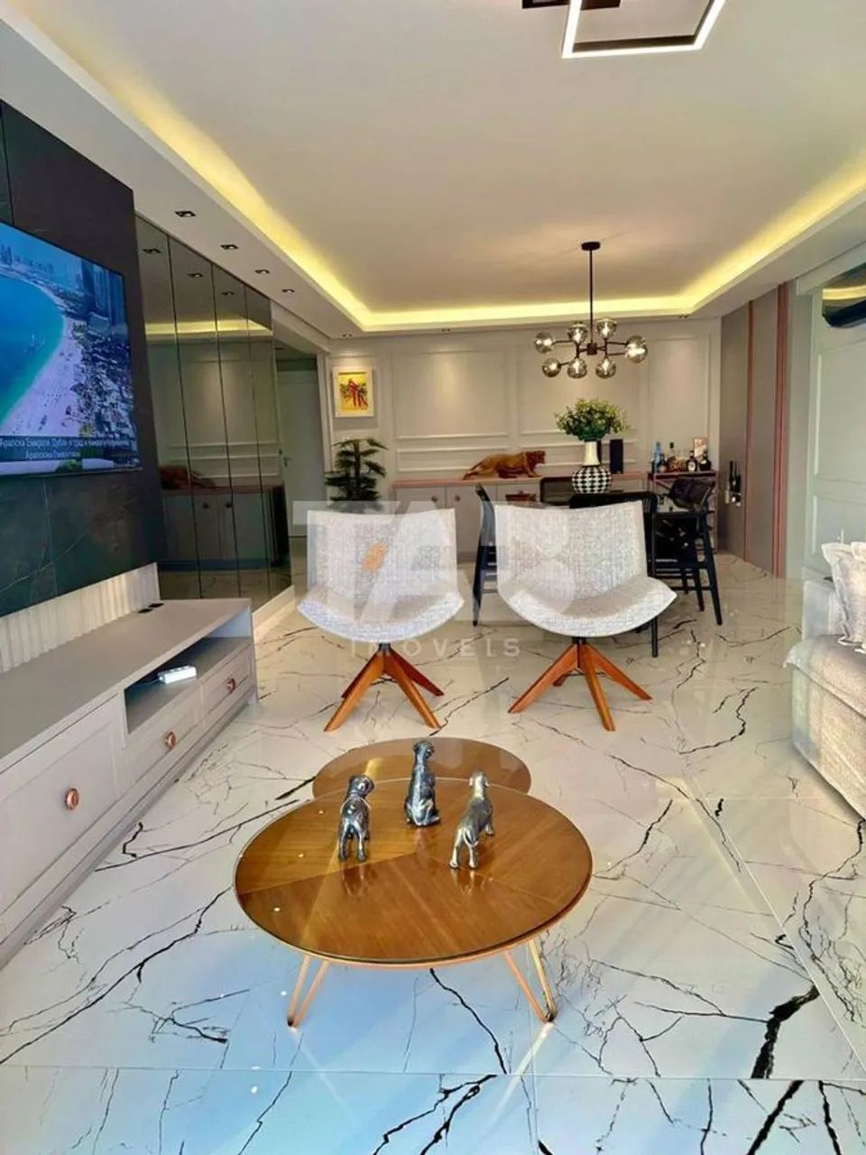 Apartamento mobiliado com 3 quartos para locação