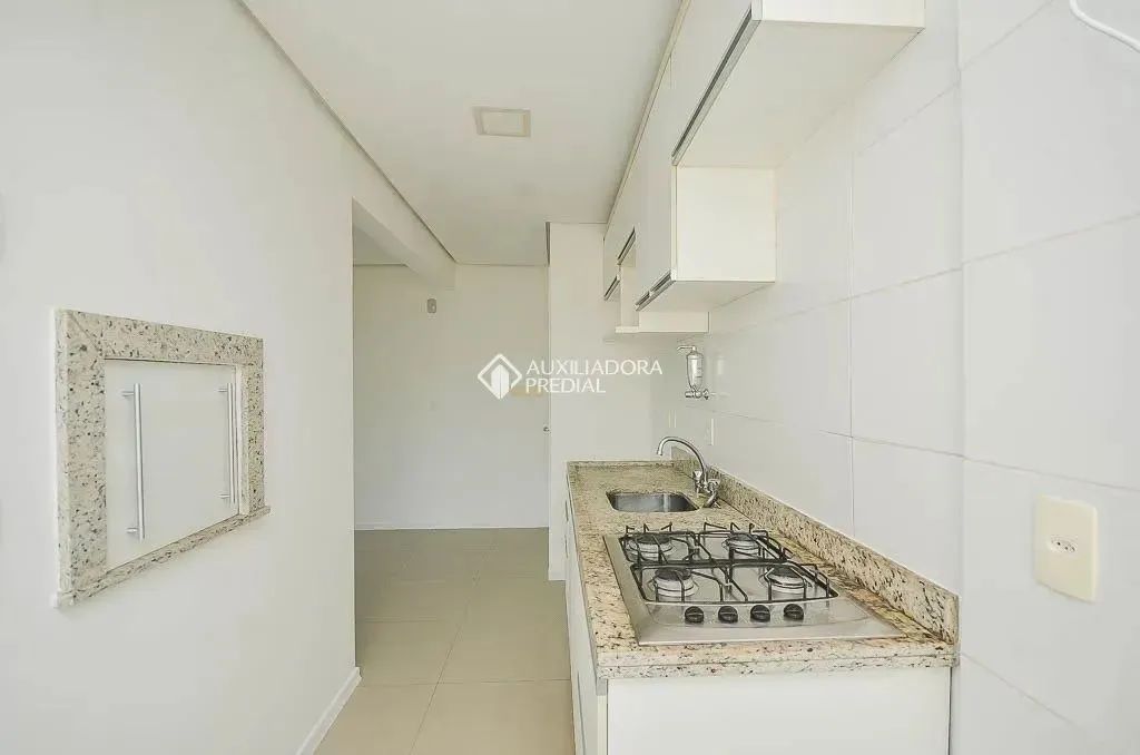 Imóvel para aluguel possui 60 metros quadrados com 2 quartos em Menino Deus - Porto Alegre - Foto 5