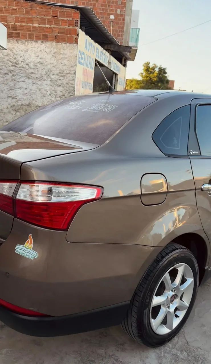 Fiat Grand Siena 2015