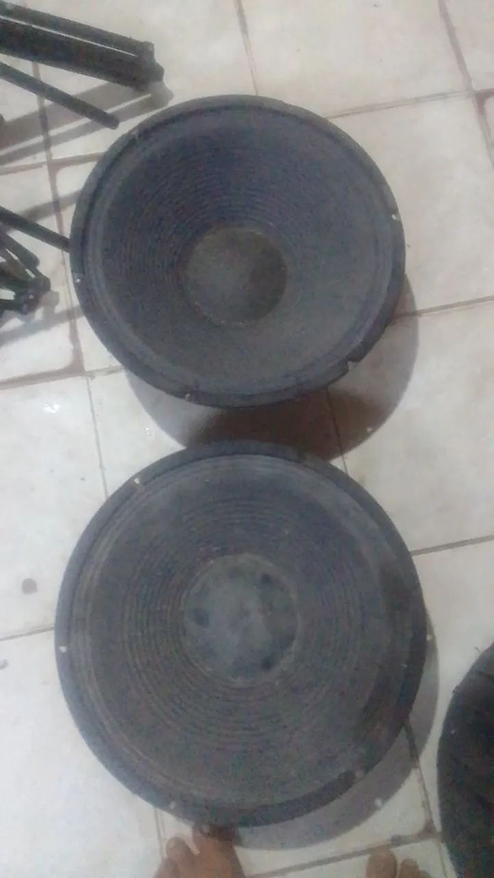 Fone de 15 polegadas 