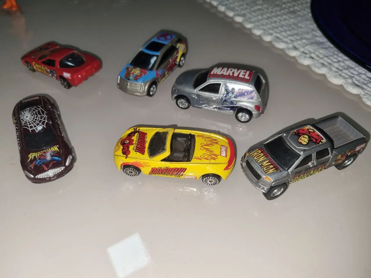 Lote 6  Miniaturas Maisto Prsonagens Heróis Original - Foto 3
