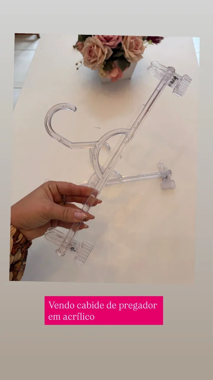 Cabides em acrílico para loja em uso pessoal  - Foto 3