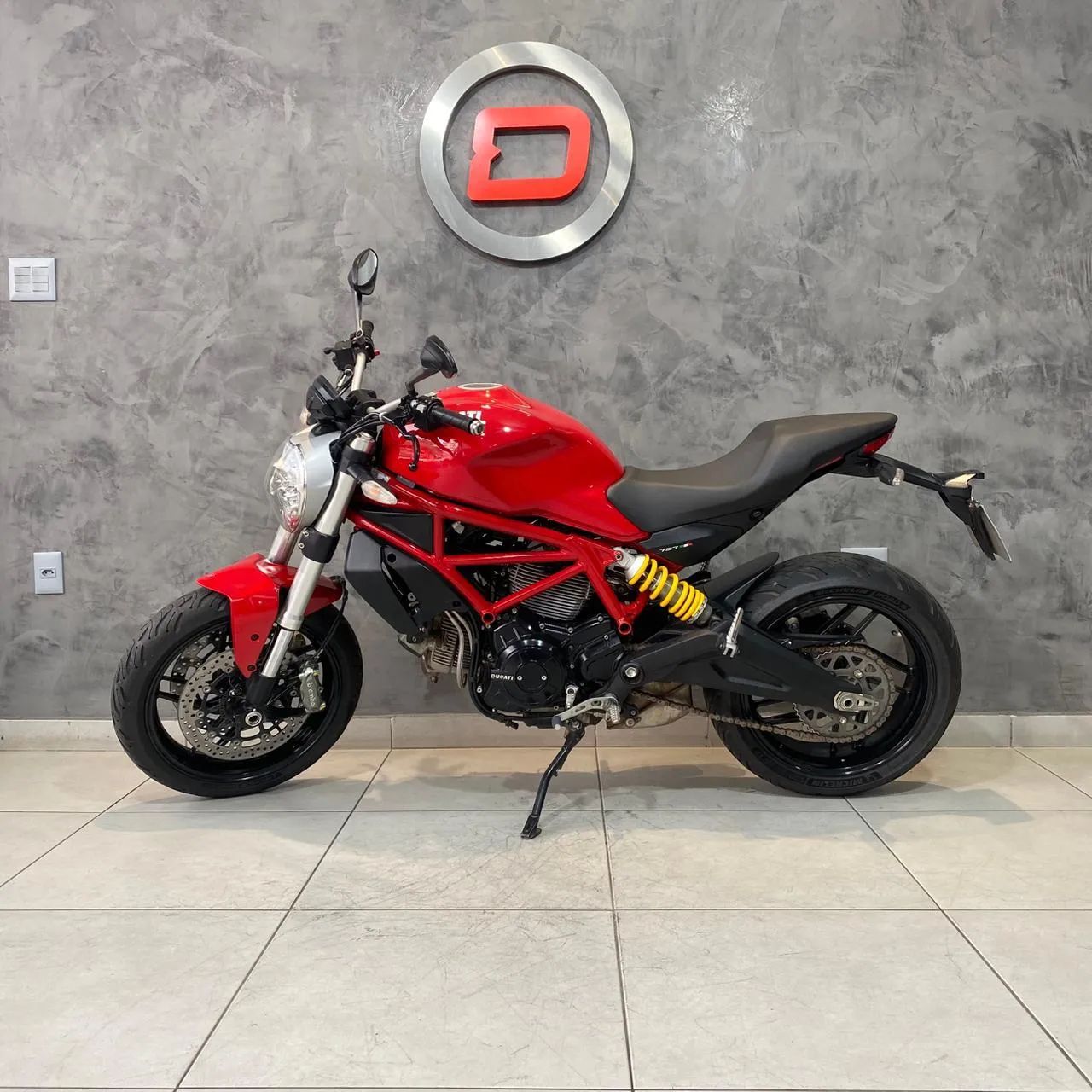 MONSTER 797