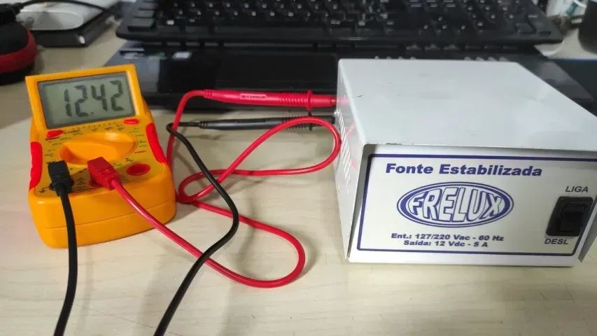 Fonte Chaveada e Estabilizada Frelux 12V - 5A - Bivolt - Foto 4