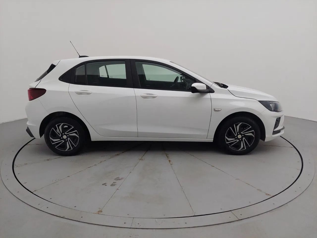 Chevrolet Onix Hatch 1.0 12V Flex Mec. 4P, foto 6 de 18