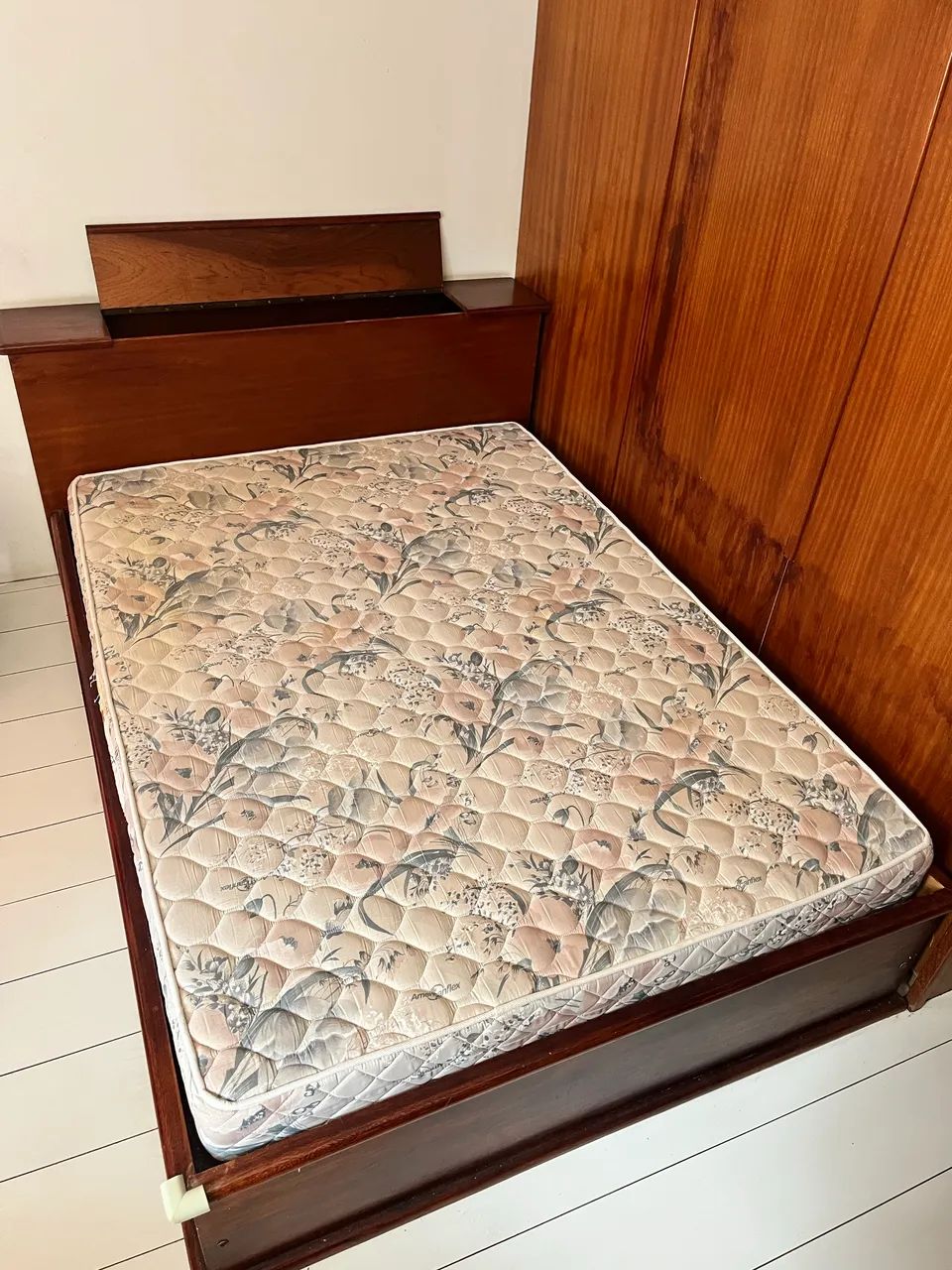 Cama de casal completa com baú - Foto 4